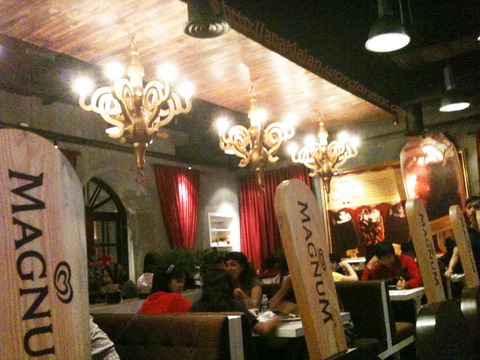 Magnum Cafe