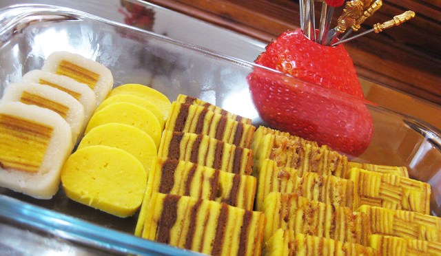 Process of Making Egg Yolk Dodol (Dodol Kuning Telur)