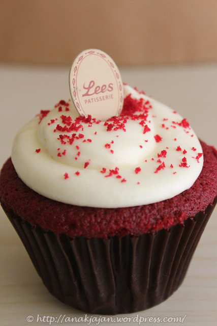 red velvet cupcake