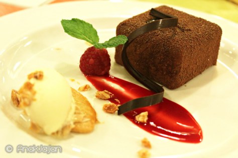 Golden Hazelnut Praline, served with Amaretto Nougatine Ice Cream