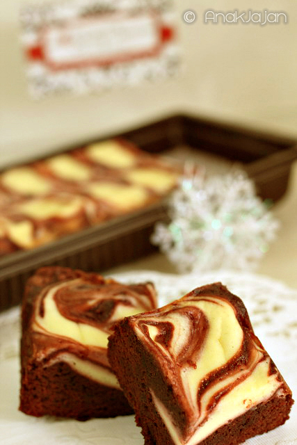 Red Velvet Brownies IDR 75k