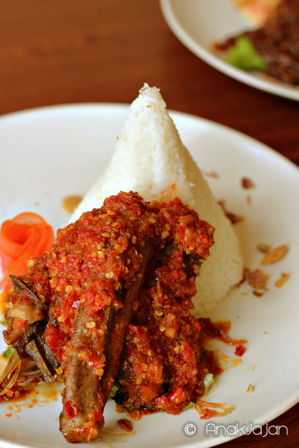 Bebek Yu Tien Sambal OMG! Extra Hot IDR 16.5k