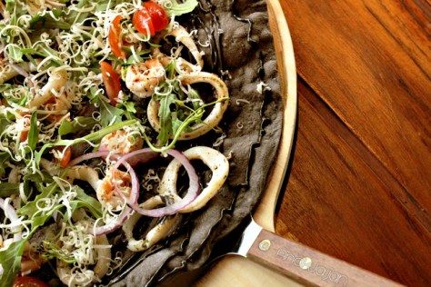 Squid Ink Pizza IDR 89k