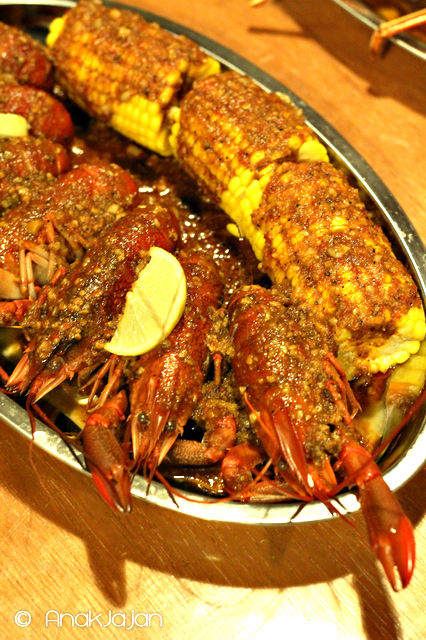 Crawfish IDR 85k (seasoning : The Whole “She Bang”)