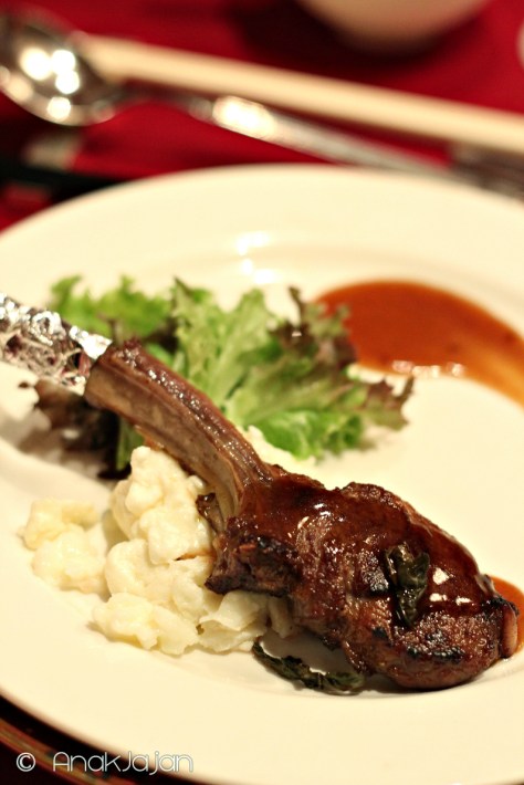 Lamb Chop with Golden Phoenix Tea IDR 88k ++