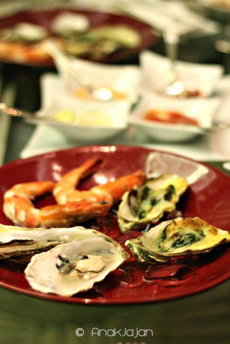 6 pcs of assorted seafood IDR 250k