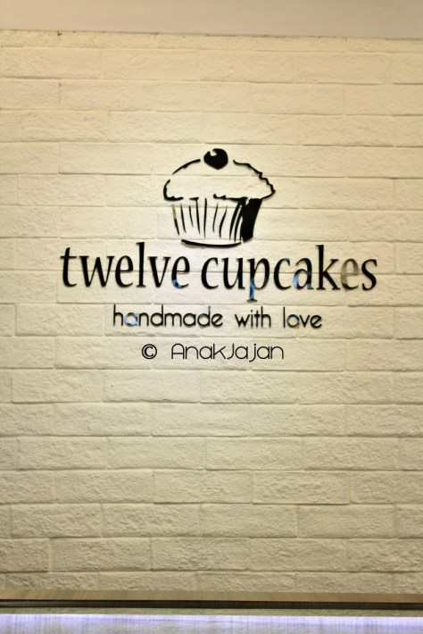 twelve cupcakes