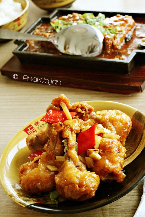 Hot Plate Tofu w/ Preserved 'Cai Xin" and Minced Pork IDR 48k(small) or IDR 68k(Medium)   'Bang Bang' Chicken w/ Honey and Young Ginger IDR 58k(small) or IDR 78k(Medium)  