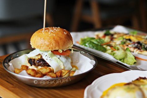 J- Town Burger IDR 65k