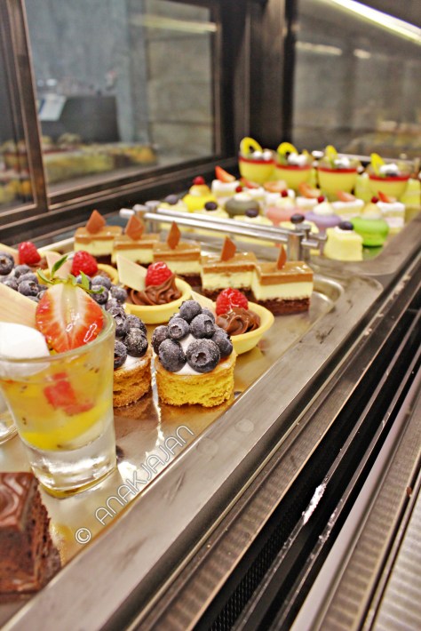 sana sini restaurant pullman jakarta indonesia