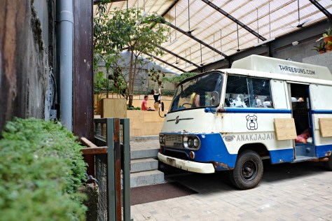 Three Buns Burger and Heads