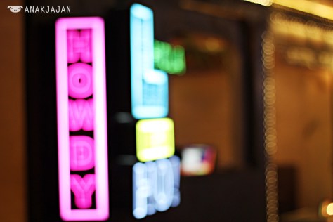 Howdy Hello Hola Hey Ho!