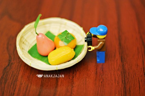 Mr. Lego Jajan with his Thai Dessert