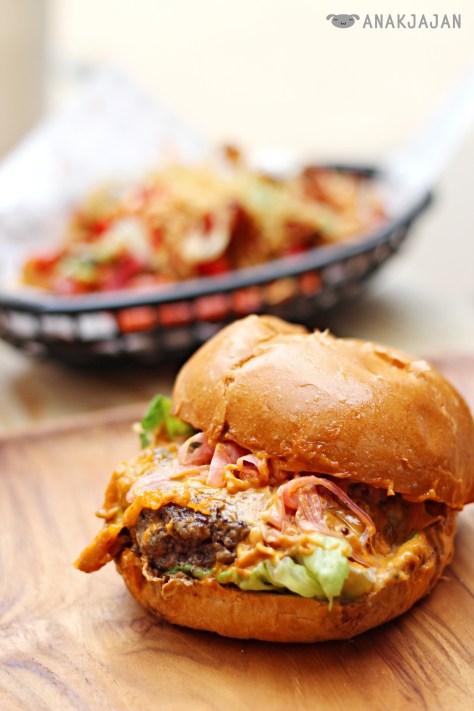 Three Buns Burger and Heads