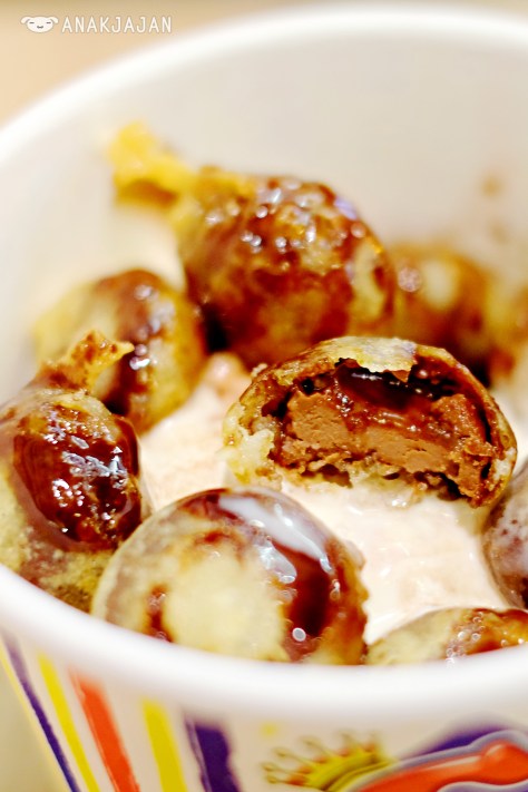 Fried Chocolate IDR 27k (S) / IDR 36k (L)