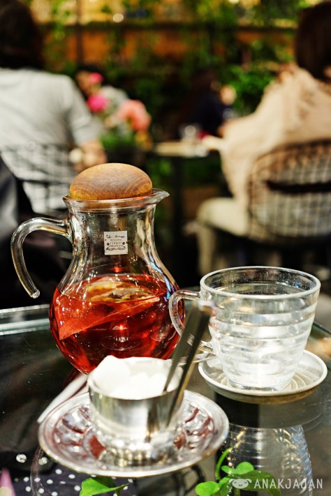 Rose Tea 756 Yen or 540 Yen drink set