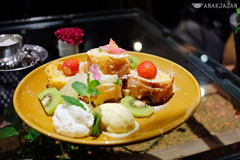 Flower French Toast 918 Yen