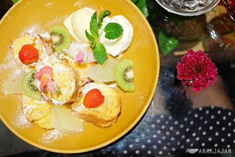Flower french Toast 918 Yen