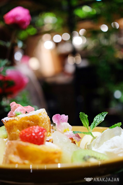 Flower French Toast 918 Yen