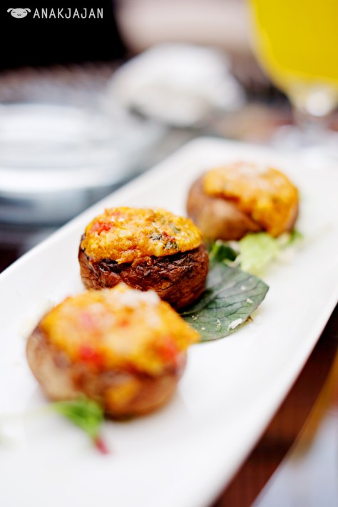 Red pepper stuffed mushroom IDR 45k