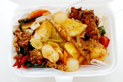 Mixed Rice with 5 side dishes IDR 15k - Pasar Ramai Medan Vegetarian Food