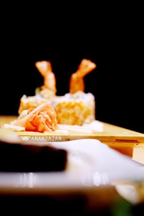 Ebi Tempura Roll IDR 60k