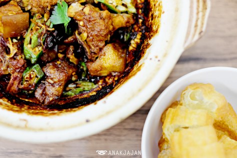 Bakut Teh Kering (dry bak kut teh) IDR 50k, Cakwe or fried youtiau or dough fritter IDR 5k