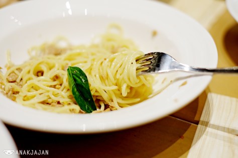 Aglio Olio with Tuna Pasta IDR 48k