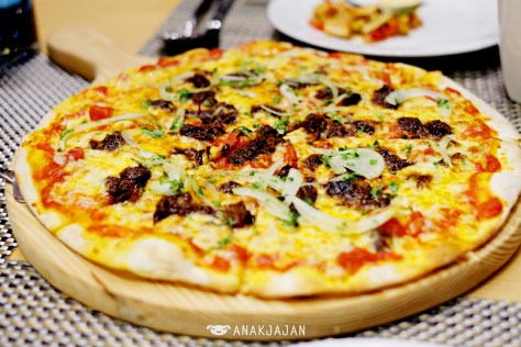 Rendang Pizza