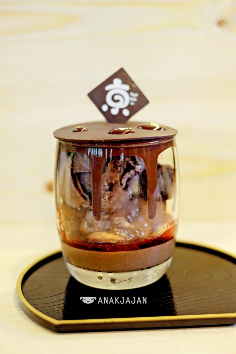 Chocolate Melt THB 159 (around IDR 58k)