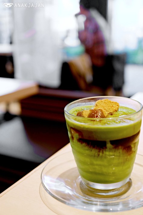Bracken-starch Dumpling on Matcha Frappe 670 yen (1 yen = IDR 110)