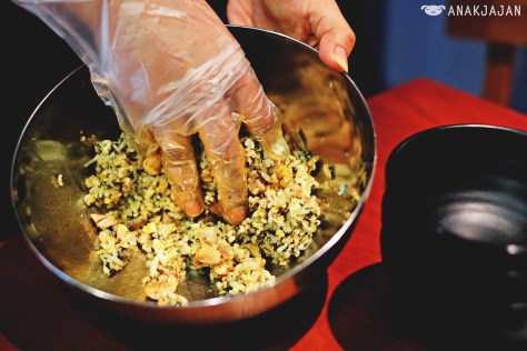 2. Mix it with the rice
