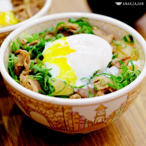 Spring Onion and Egg Beef Bowl IDR 34.5k