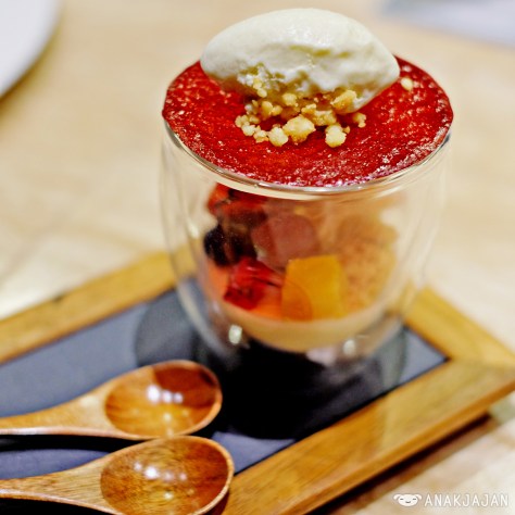 Honey Yoghurt Pannacotta IDR 65k