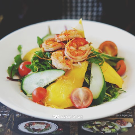 Salade Crevettes Mangue IDR 100k