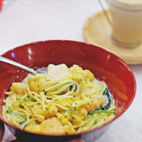 Salmon Cream Soup Spaghetti IDR 55k