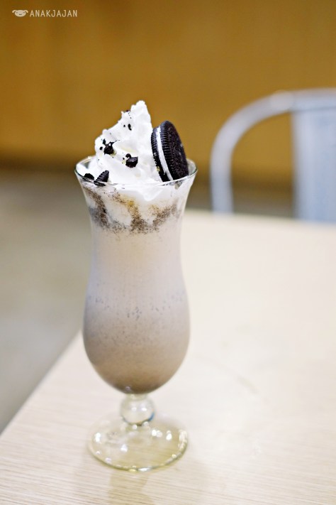 Cookies & Cream Frappe IDR 25k
