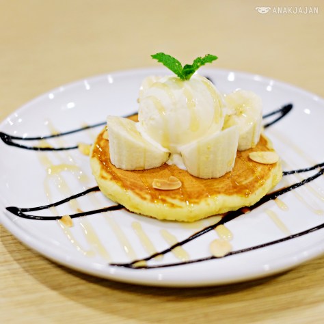 Banana Choco Caramel Pancake IDR 20k