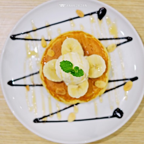 Banana Choco Caramel Pancake IDR 20k