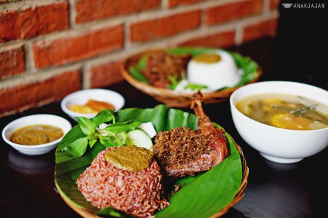 Bebek Goreng IDR 26.5k with Sambel Pencit, Nasi Merah IDR 5k, Sayur Asam IDR 10k