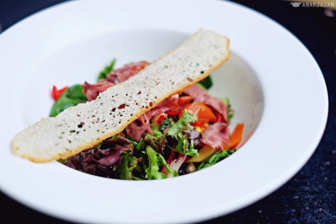 Spicy Beef Salad with Thai dressing IDR 110k