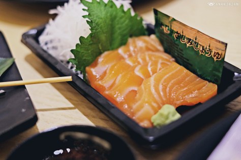 Salmon Sashimi IDR 36k