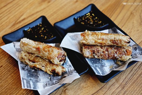 Crispy Fried Prawn & Chicken Rolls IDR 35k