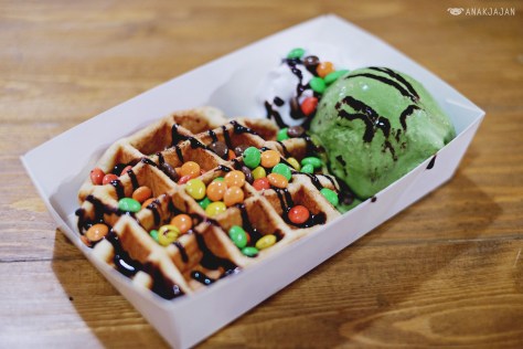 Waffle with Green Tea Ice Cream