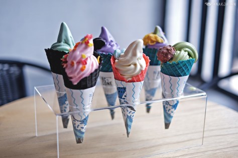 Artsy Palette platter set IDR 55k