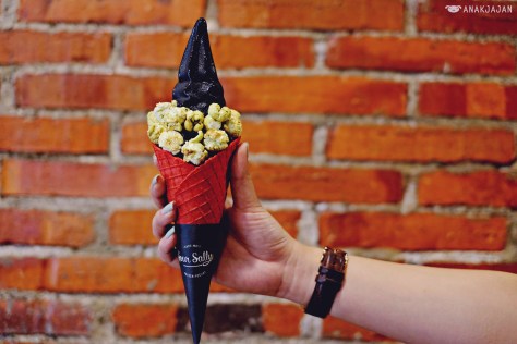 Lykone Black Sakura with Popcorn and Matcha Latte Sauce