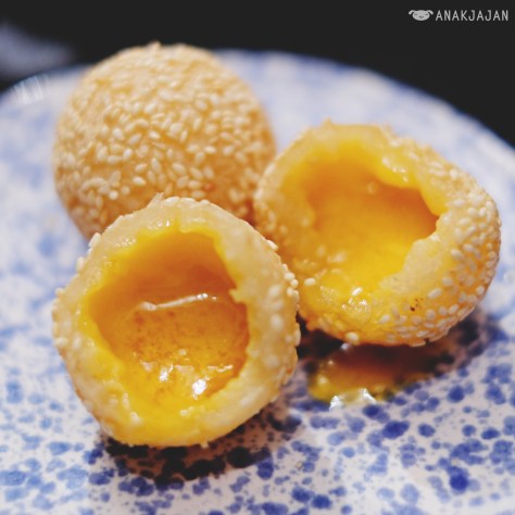 Salted Egg Custard Glutinous Rice Ball IDR 25k