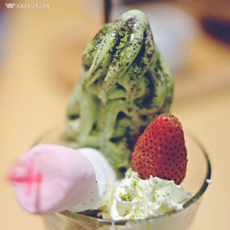 Green Tea Parfait IDR 37k