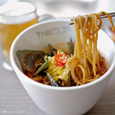 Spicy Seafood Jjampong Noodle IDR 60k (M), IDR 70k (L)