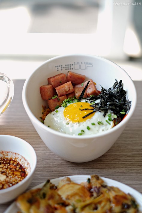 Kimchi Fried Rice With Ham IDR 55k (M), IDR 65k (L)